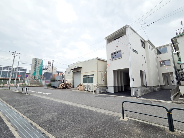 Brand New 3-Bedroom House in Senju midoricho 0