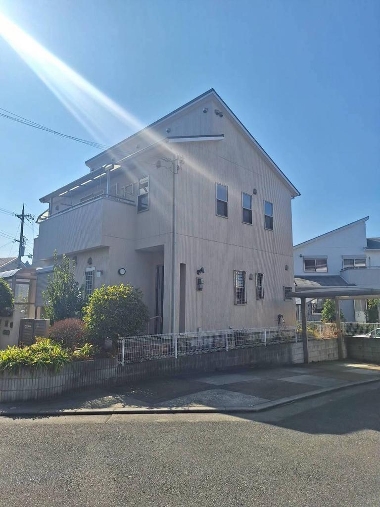4-Bedroom House in Tawaradai 0