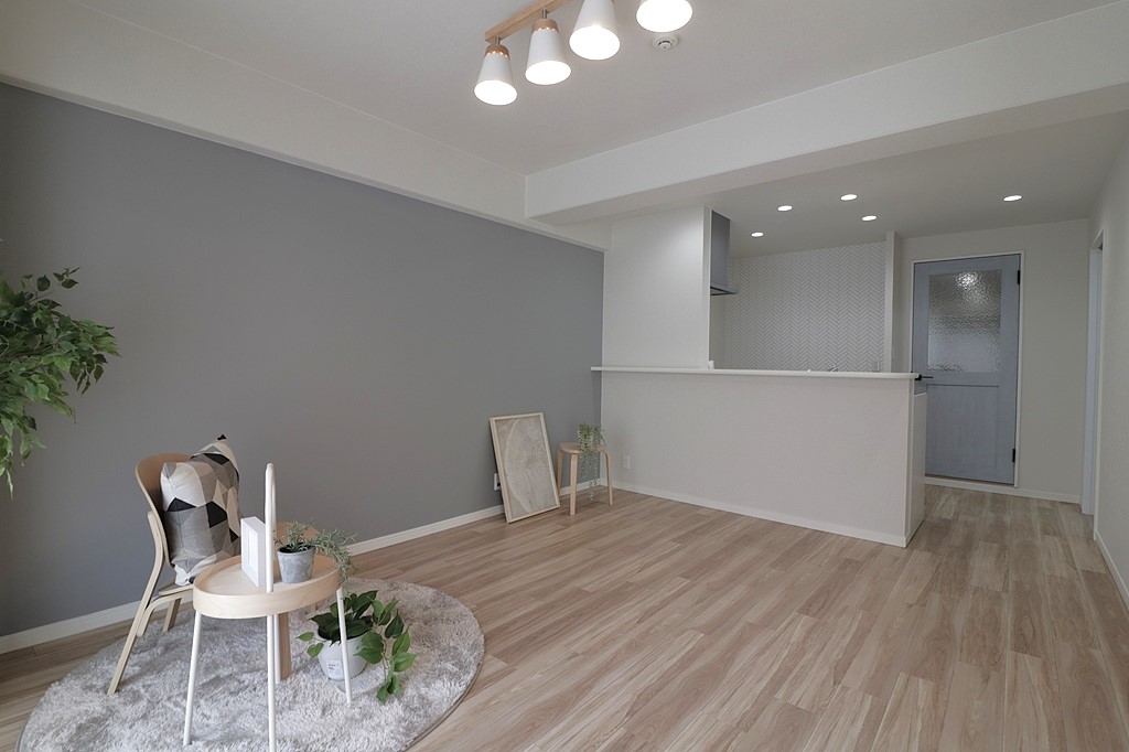Charming 2-Bedroom Condo Near Station in Chuo 0