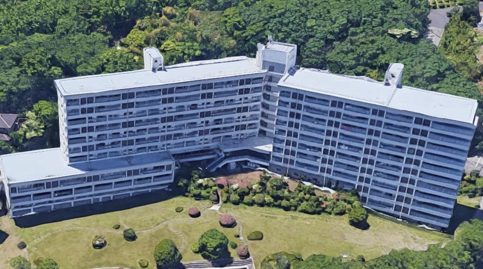 Spacious 4-Bedroom Condo in Oka 0