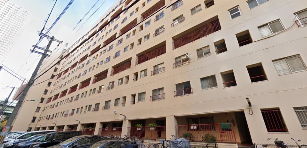 Vintage 3-Bedroom Condo Near Station in Itachibori 0