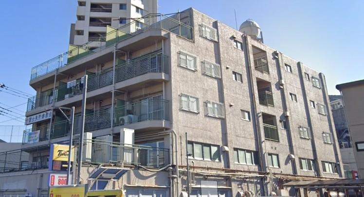 Well-Kept 2-Bedroom Condo Near Station in Tsuruma 0