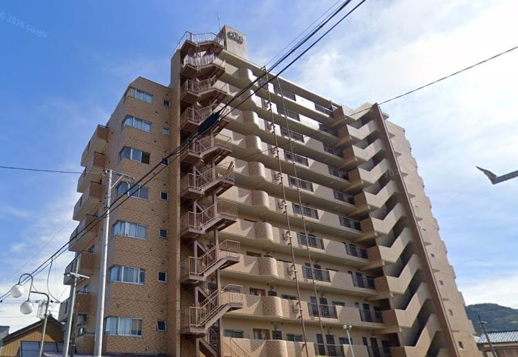 Charming 3-Bedroom Condo in Kiroko 0