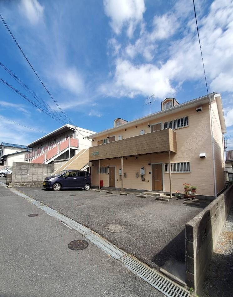 Well-Kept 2-Bedroom Property Near Station in Einomaruhigashimachi 0