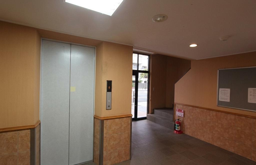 Well-Kept Studio Condo Near Station in Showamachi 0