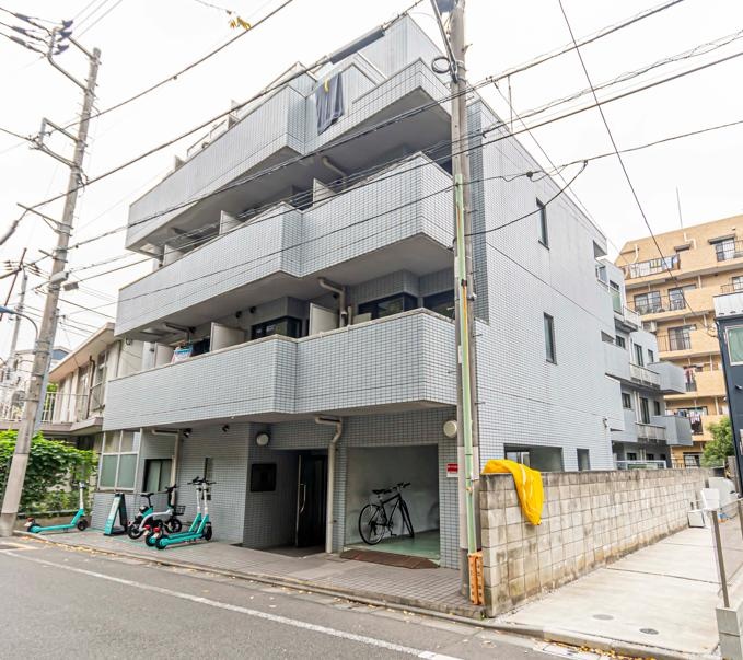Classic Studio Condo in Akabanenishi 0