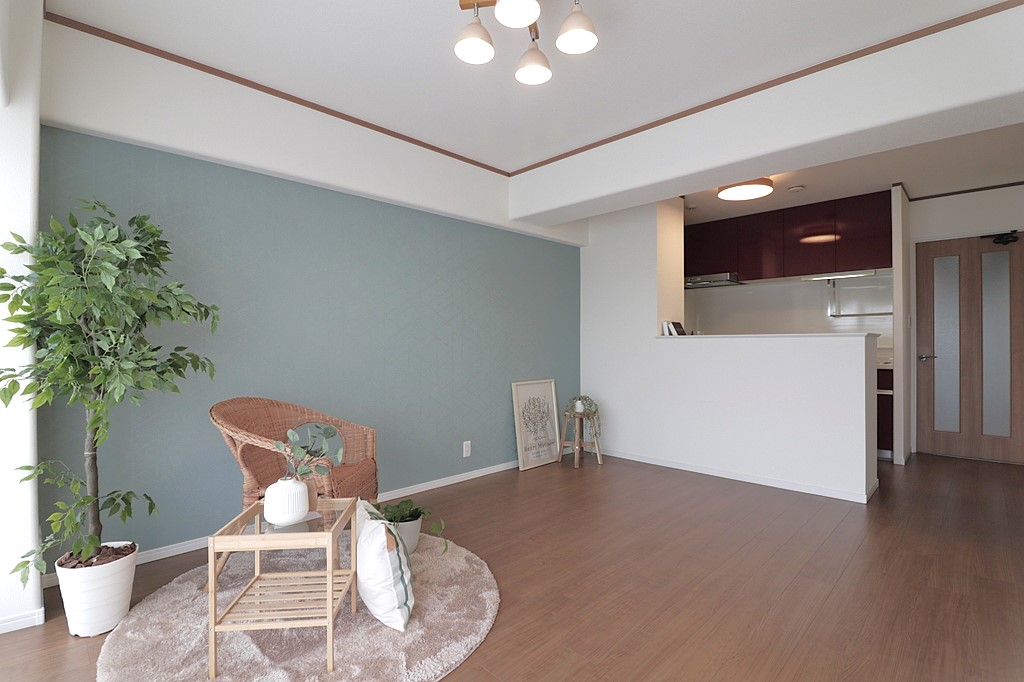 Classic 3-Bedroom Condo Near Station in Tsukuda 0