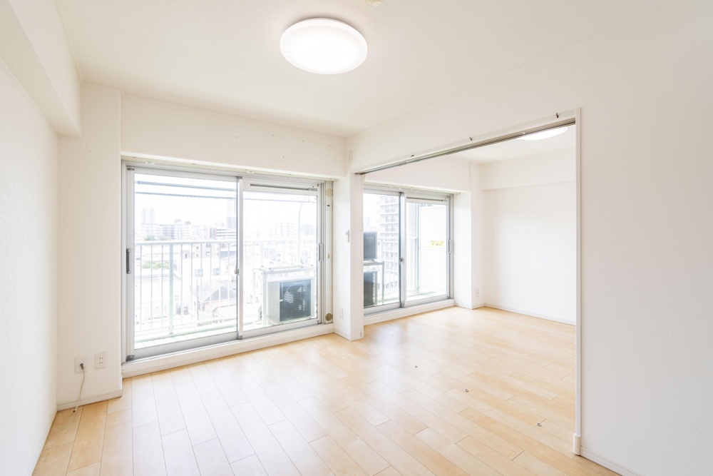 Vintage 2-Bedroom Condo in Kamiaokinishi 0