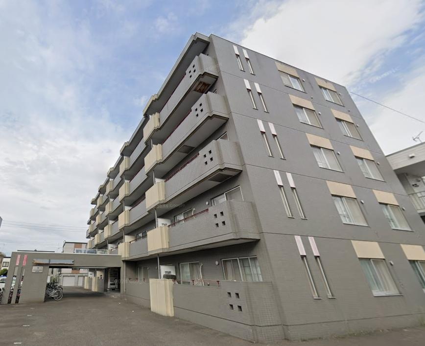 Classic 2-Bedroom Condo in Higashisapporo 5-jo 0