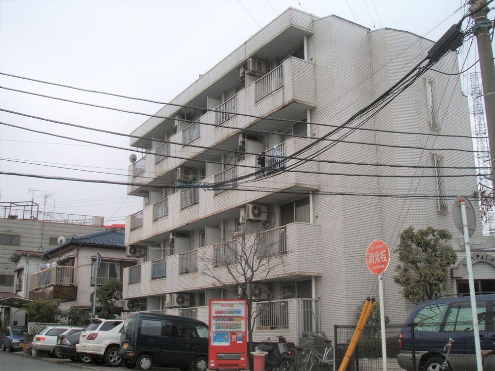Well-Kept Studio Condo Near Station in Shitte 0