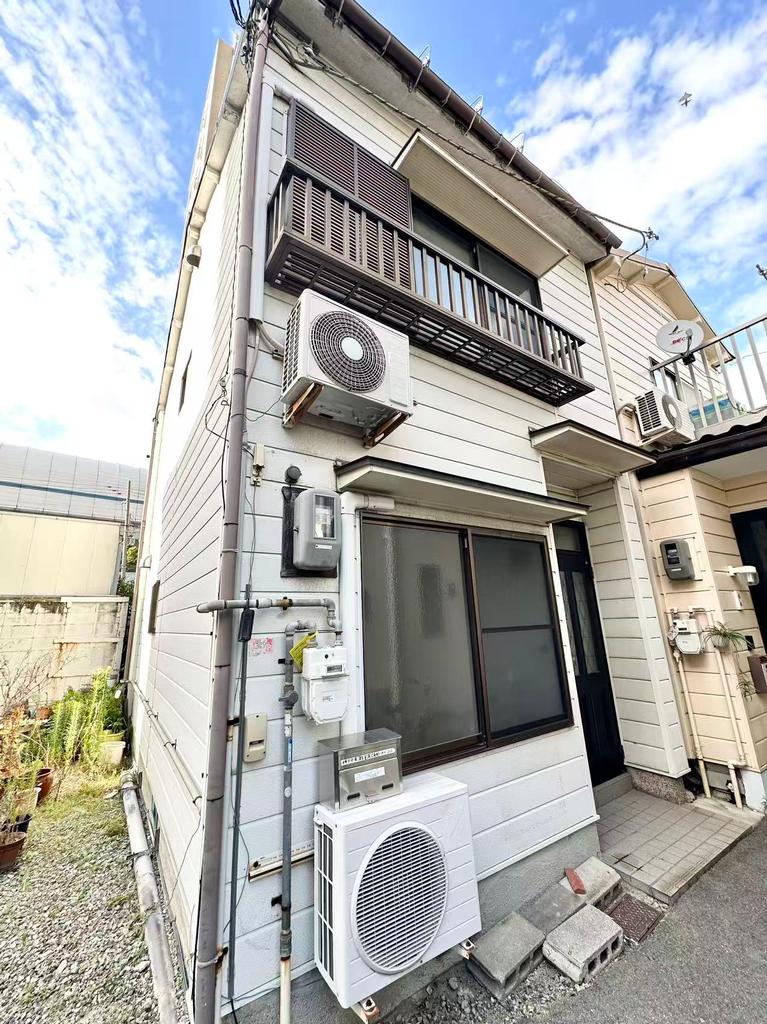 Charming 3-Bedroom House in Fukaeminamimachi 0