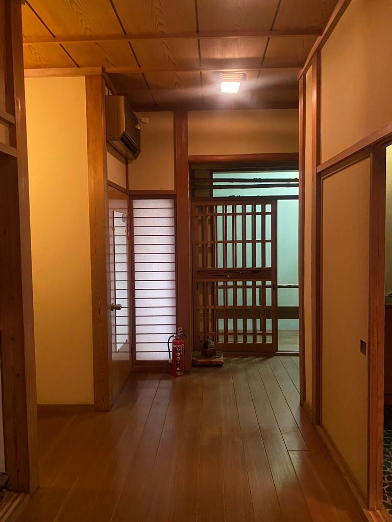 Well-Kept 14-Bedroom Property in Nishihonjoji 0