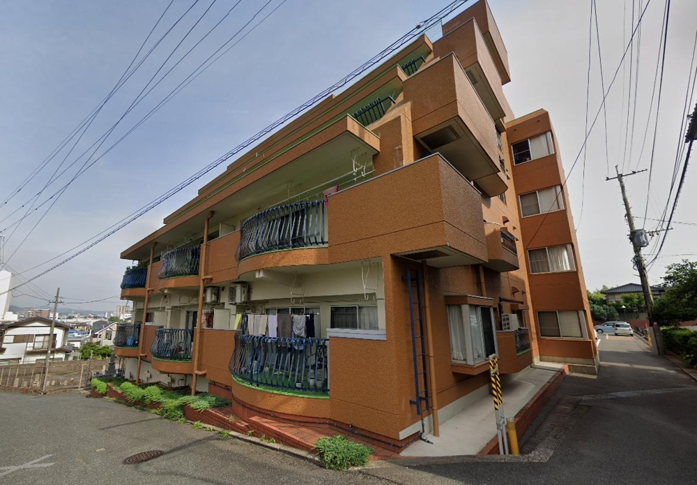 Well-Kept 4-Bedroom Condo in Kirigaoka 0