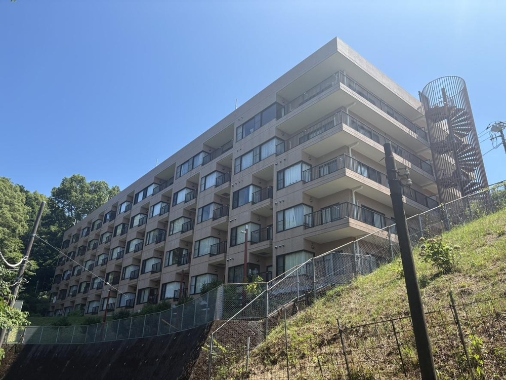 Classic 1-Bedroom Condo in Shimotaga 0