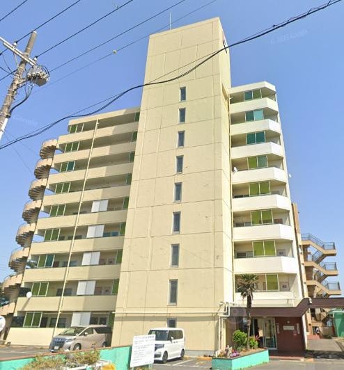 Vintage 2-Bedroom Condo Near Station in Tonoyamacho 0
