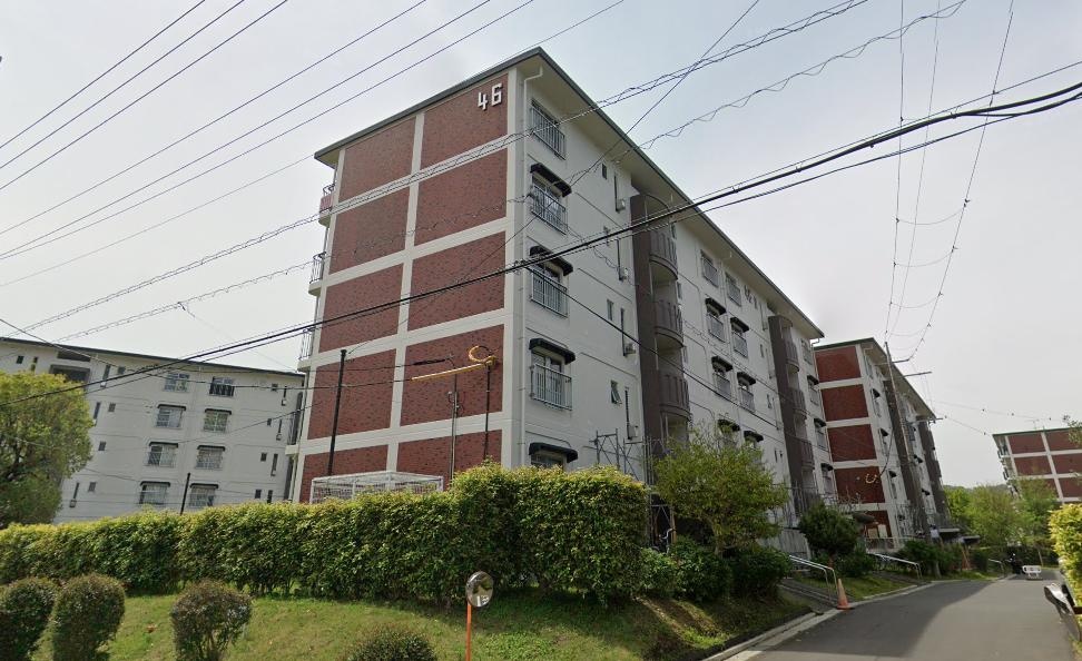 Well-Kept 3-Bedroom Condo in Takamura 0