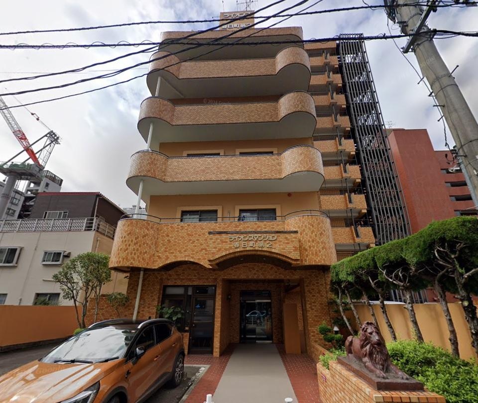 Classic 1-Bedroom Condo in Kasugamachi 0