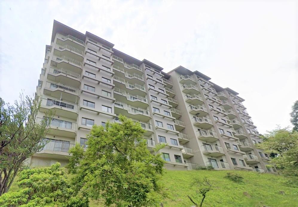 Charming 3-Bedroom Condo in Hiekawa 0