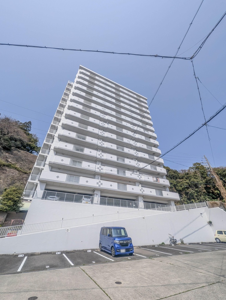 2-Bedroom Condo in Oi 0