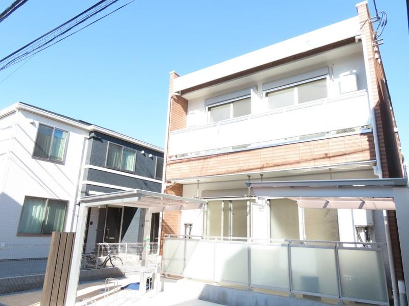 Modern Studio Condo in Sakaecho 0