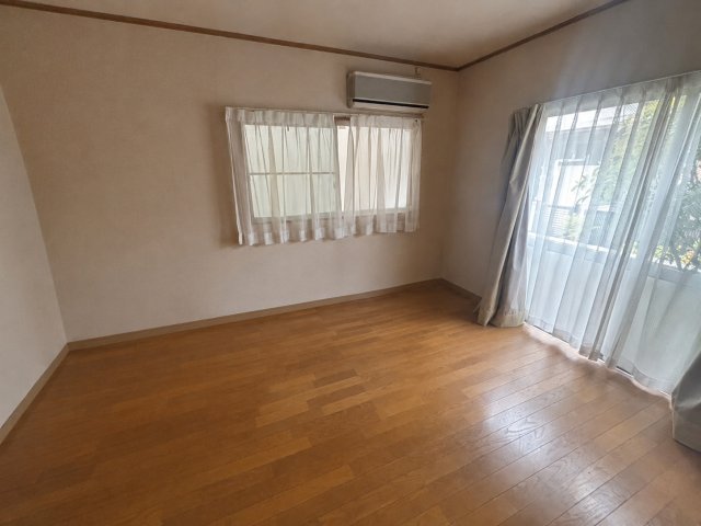 Well-Kept 4-Bedroom House in Shikamatsucho 0