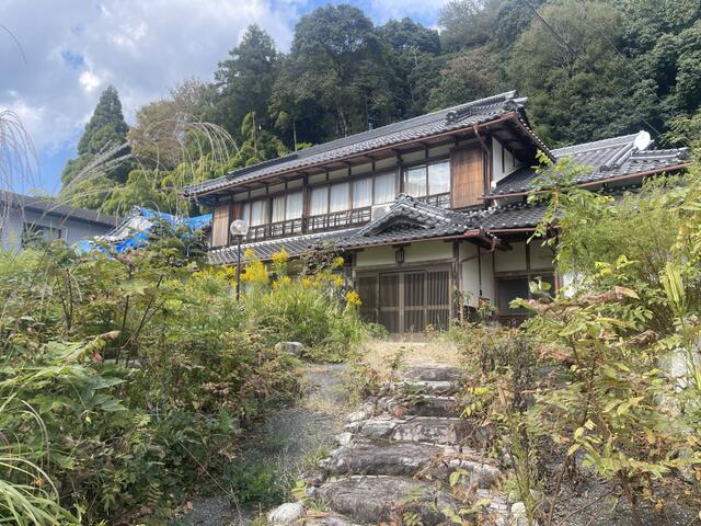 10-Bedroom House in Komaki 0