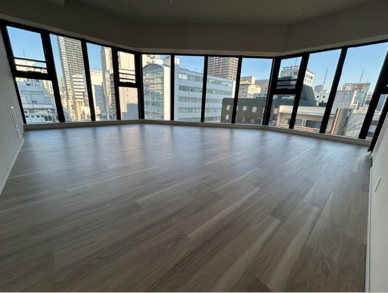 Modern 2-Bedroom Condo Near Station in Minamihommachi 0