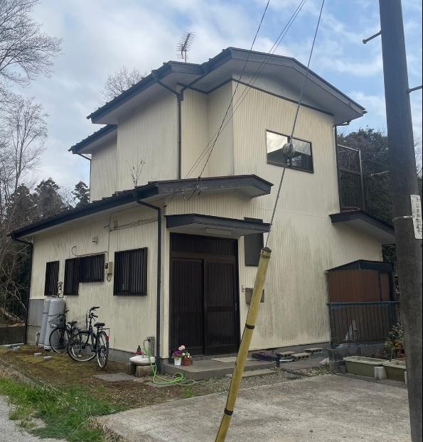 Well-Kept 4-Bedroom House in Noman 0