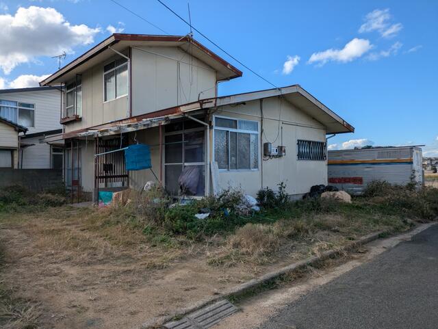 Classic 3-Bedroom House in Gungecho 0