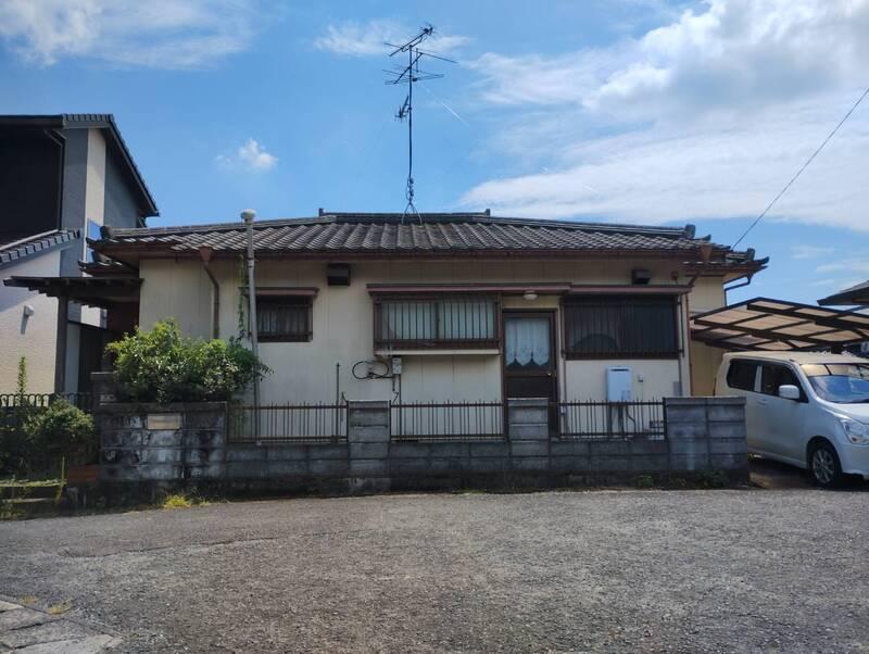 Vintage 2-Bedroom House 0