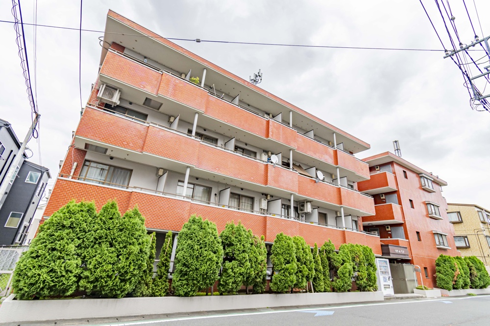 Well-Kept Studio Condo Near Station in Nakanoshima 0