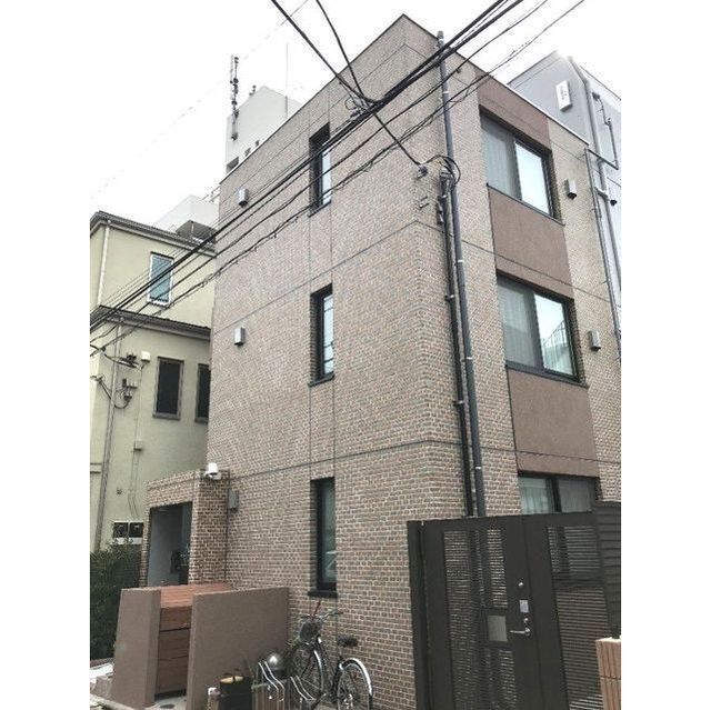 Modern Studio Condo Near Station in Gohongi 0