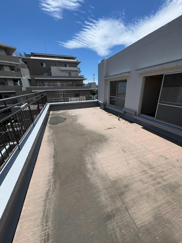 Classic 2-Bedroom Condo in Senju motomachi 0