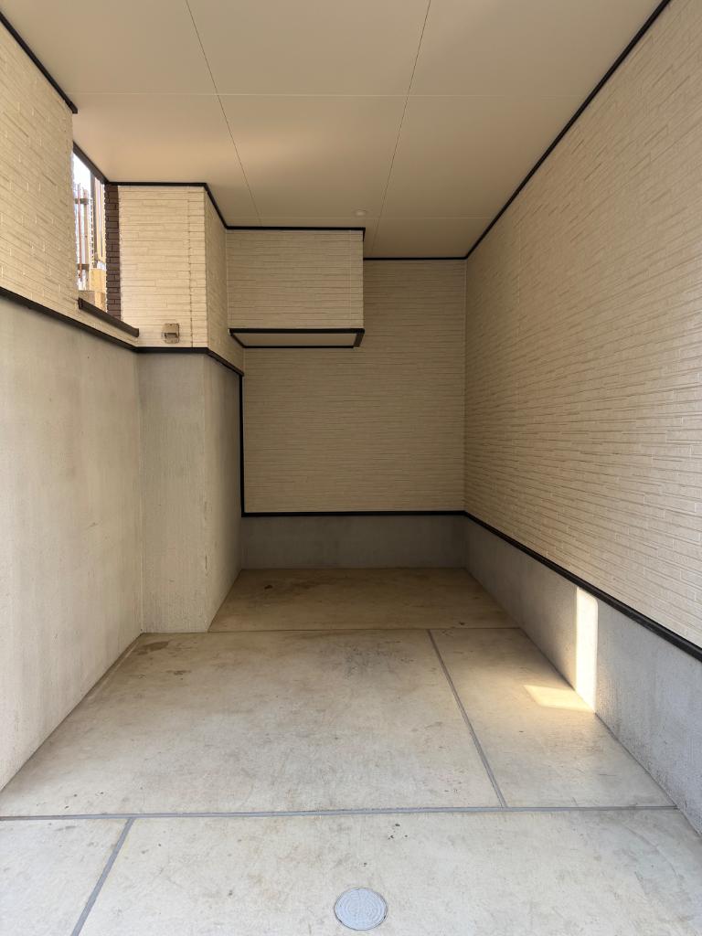 Modern 2-Bedroom House in Minamiurawa 0