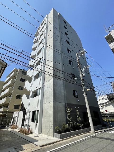 Modern 2-Bedroom Condo Near Station in Ikebukuro (2-4-chome) 0