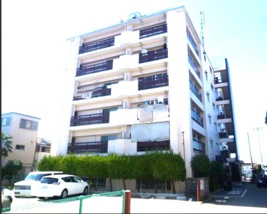 Charming 3-Bedroom Condo in Hikinocho 0