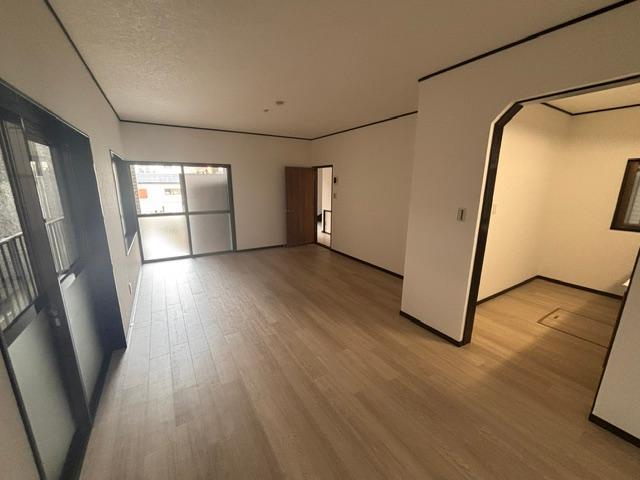 Charming 4-Bedroom House in Fujisaka motomachi 0