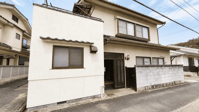 Charming 4-Bedroom House Near Station in Matsubaradori 0