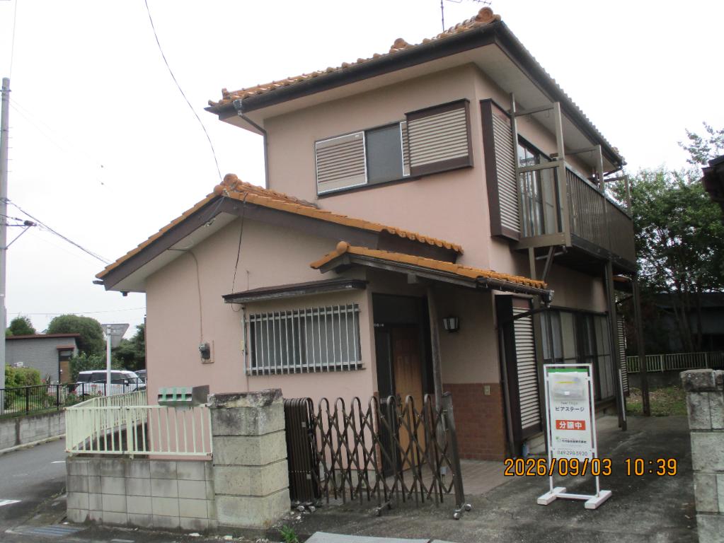 Classic 4-Bedroom House in Kawajima 0