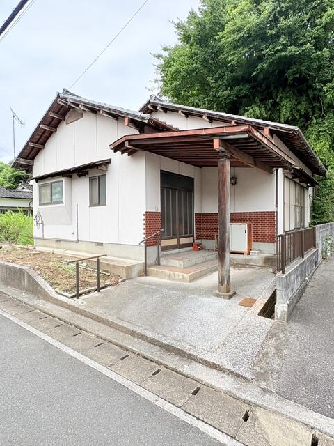Charming 4-Bedroom House in Sakaemachi 0