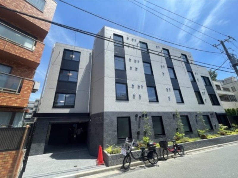 Brand New 1-Bedroom Condo Near Station in Honcho 0