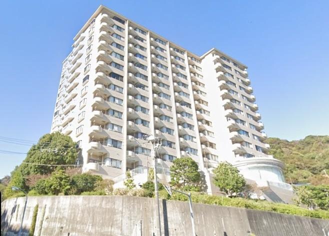 Spacious 2-Bedroom Condo Near Station in Naramoto 0