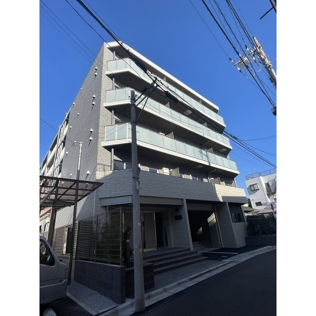 Brand New 1-Bedroom Condo in Yahiro 0