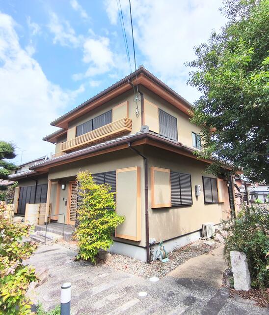 6-Bedroom House in Matsubara 0