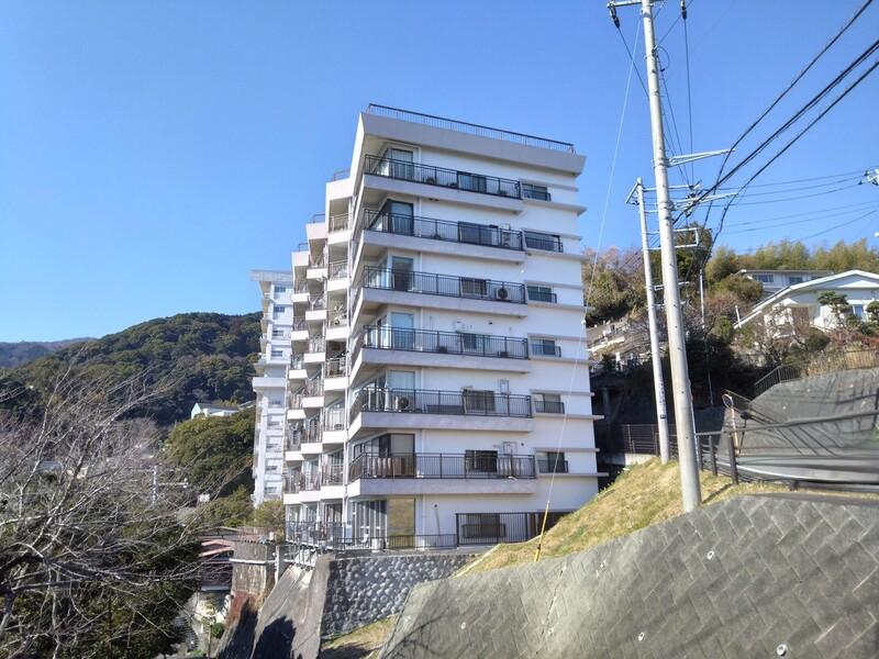 Vintage 3-Bedroom Condo in Izusan 0