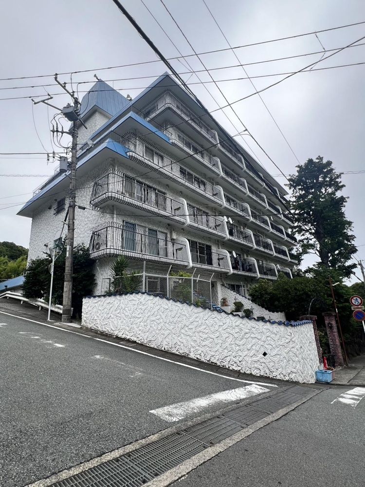 Charming 2-Bedroom Condo in Nishiyamacho 0