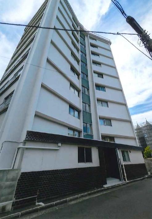 Well-Kept 2-Bedroom Condo in Higashiohatadori 0