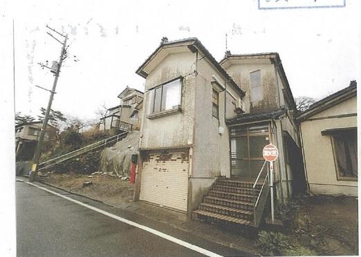 Well-Kept 5-Bedroom House 0