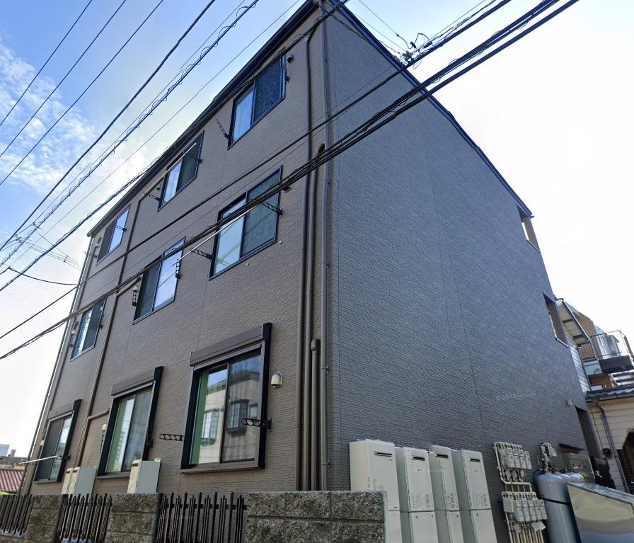 Modern Studio Property Near Station in Honcho 0