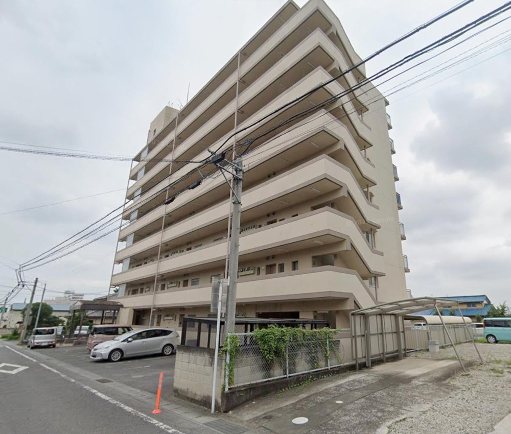 Classic 3-Bedroom Condo in Koyagimachi 0
